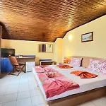 Paradise تشيرنوموريتس
