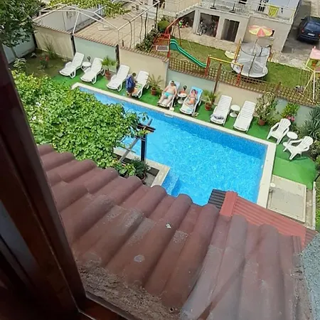 Paradise 체르노모레츠