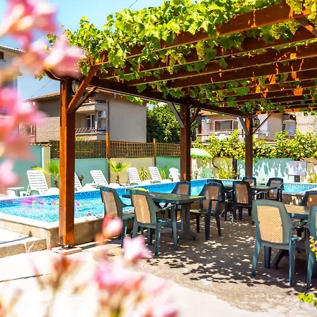 Paradise * Csernomorec