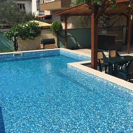 Проживание в семье Paradise Черноморец